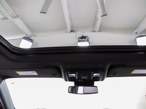 Used 2025 GMC Yukon Denali image 22