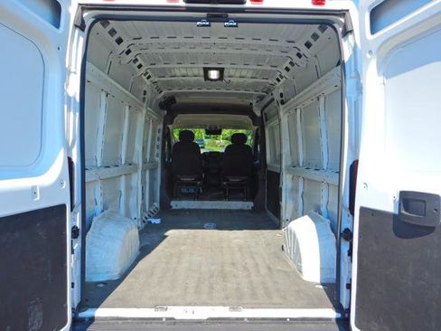 Used 2025 RAM ProMaster 2500 w/ Convenience Group FWD image 19