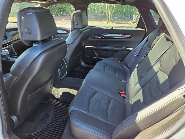 Used 2018 Cadillac CT6 Luxury RWD image 10