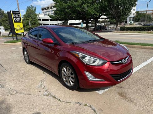Used 2014 Hyundai Elantra SE w/ Option Group 02 FWD image 8