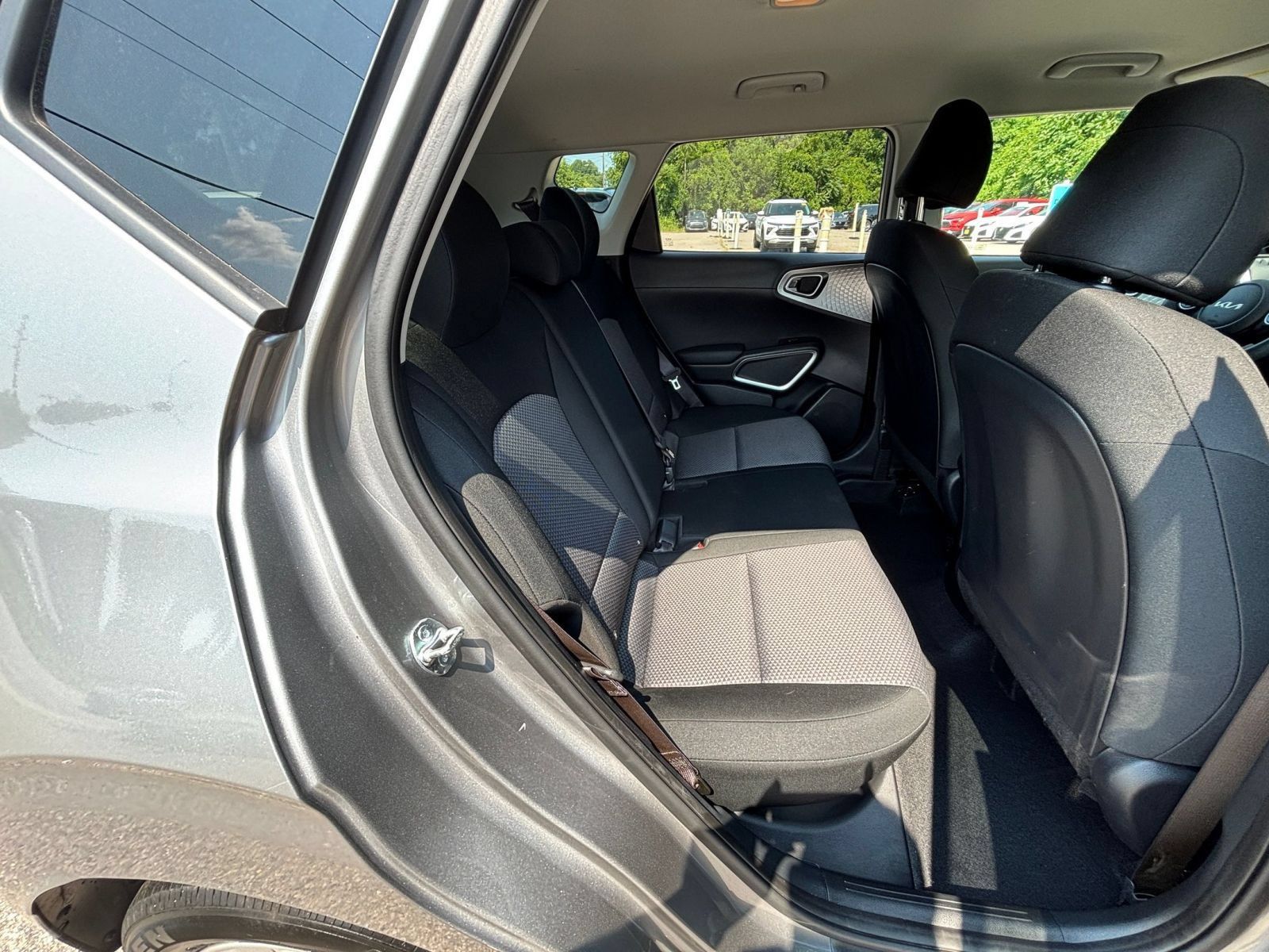 Used 2025 Kia Soul LX w/ LX Technology Package FWD image 35
