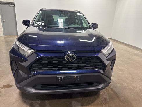 Used 2025 Toyota RAV4 XLE AWD/4WD image 10
