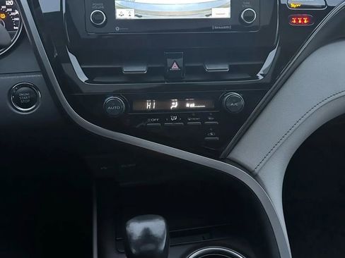 Used 2021 Toyota Camry SE w/ Cold Weather Package image 11