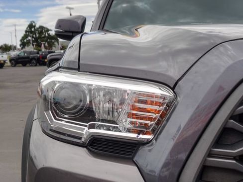 Certified 2021 Toyota Tacoma TRD Off-Road w/ Technology Package AWD/4WD image 6