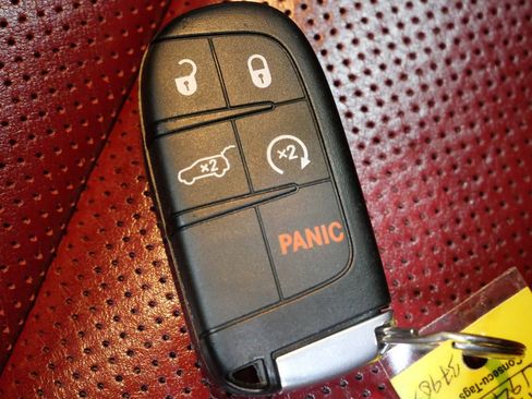 Used 2022 Dodge Durango R/T w/ Tow 'N Go Package image 31