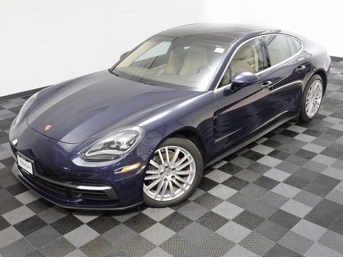 Used 2018 Porsche Panamera 4 image 2
