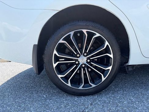 Used 2015 Toyota Corolla S Premium FWD image 31