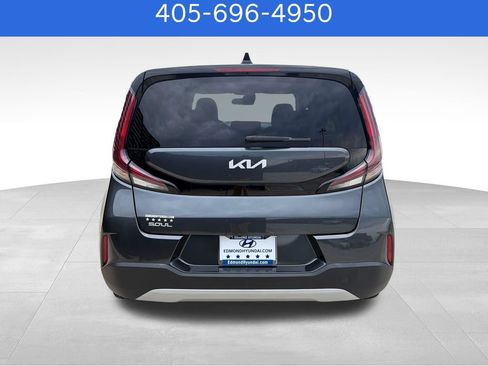 Used 2023 Kia Soul LX FWD image 4