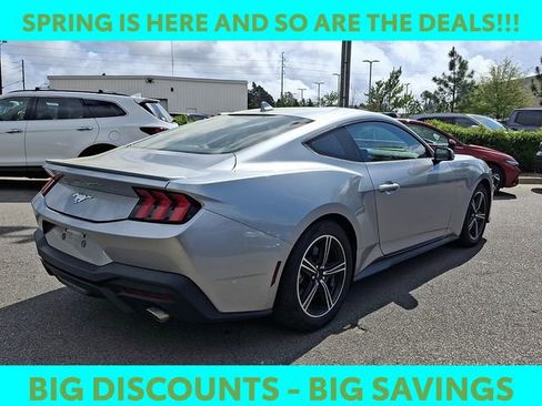 Used 2024 Ford Mustang Premium image 8