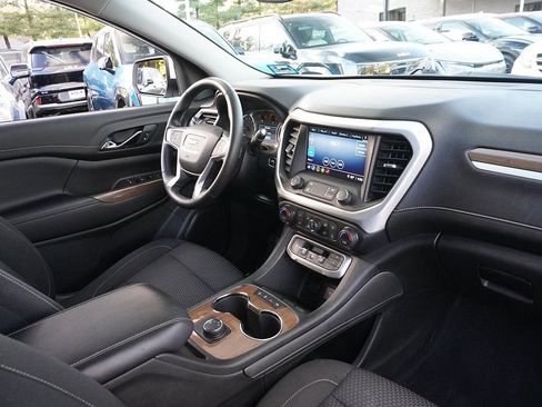 Used 2020 GMC Acadia SLE image 26