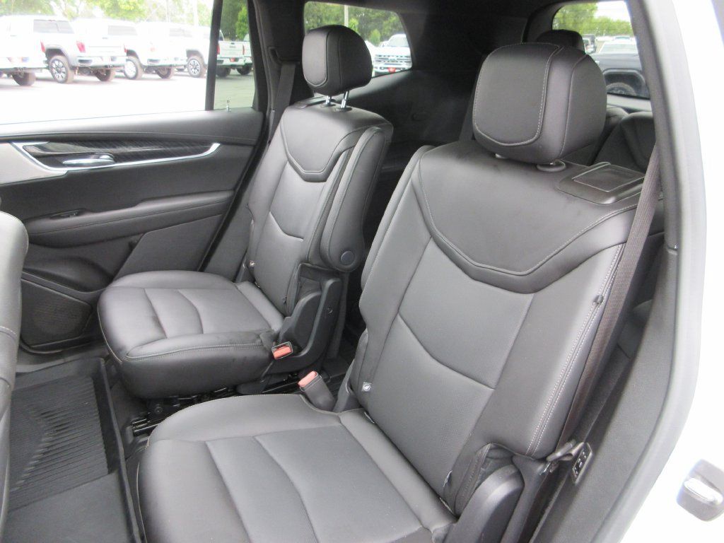 Certified 2022 Cadillac XT6 Premium Luxury w/ LPO, Floor Liner Package AWD/4WD image 21