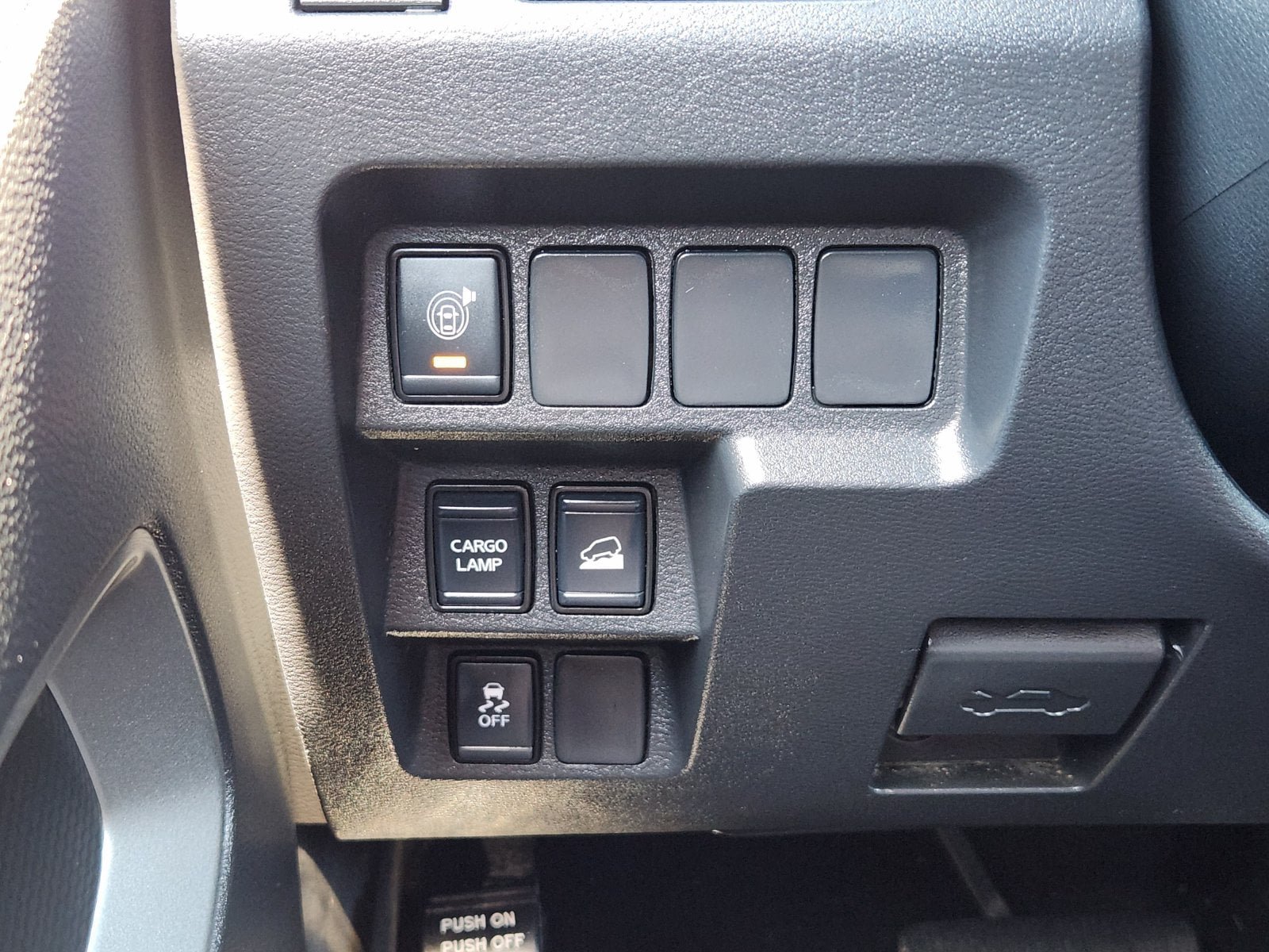 Used 2024 Nissan Frontier SV w/ Technology Package AWD/4WD image 30