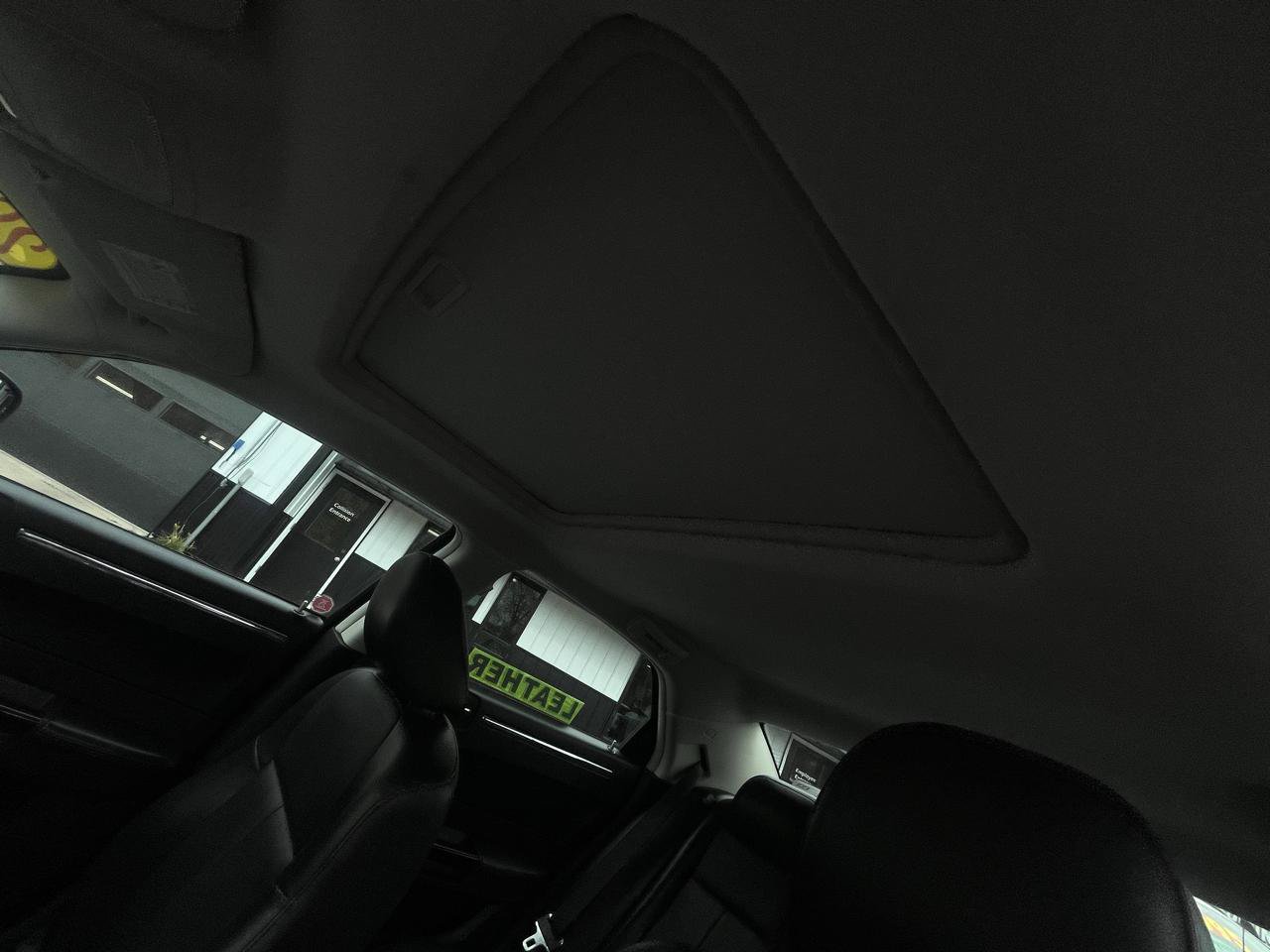 Used 2010 Chrysler 300 Limited RWD image 20
