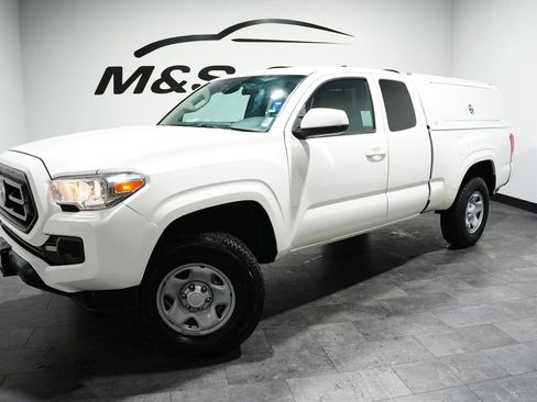 Used 2021 Toyota Tacoma SR w/ SR Convenience Package image 2