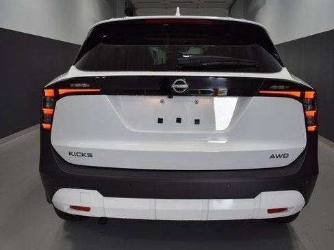 New 2025 Nissan Kicks SV w/ SV Premium Package image 9