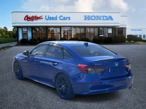 Used 2023 Honda Civic Sport image 3
