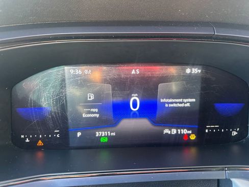 Certified 2022 Volkswagen Taos SE AWD/4WD image 8