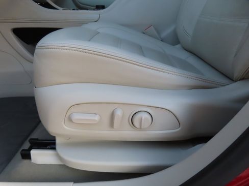 Used 2023 GMC Acadia Denali w/ Denali Ultimate Package image 8