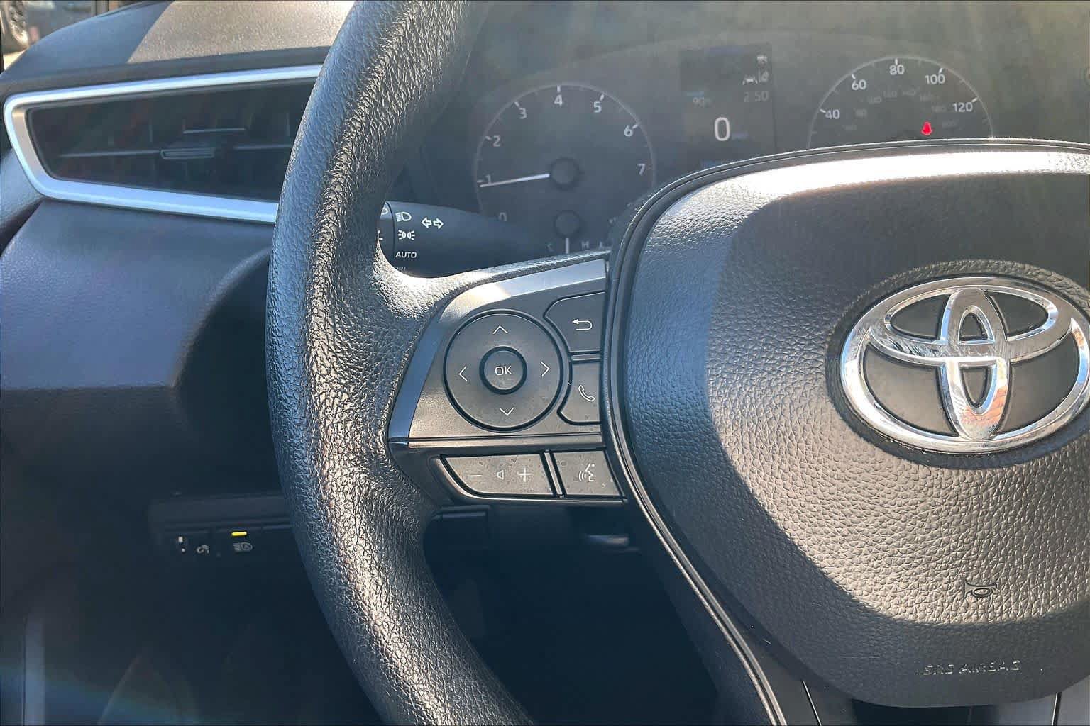 Used 2025 Toyota Corolla LE FWD image 23