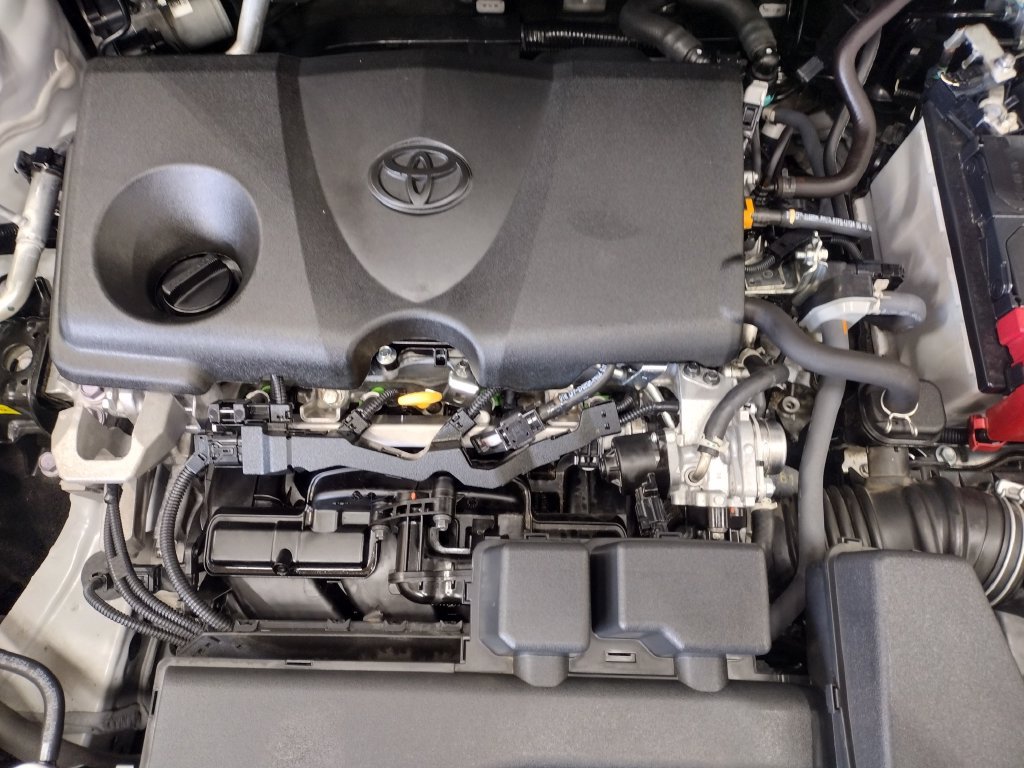 Used 2022 Toyota RAV4 XLE w/ XLE Grade Weather Package AWD/4WD image 8