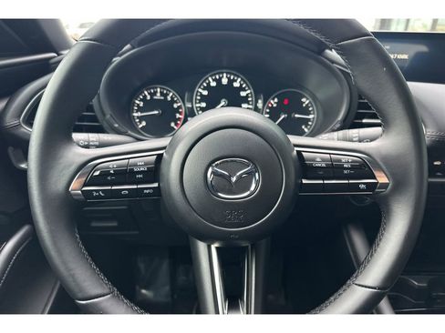 Certified 2025 MAZDA MAZDA3 s Sport image 24