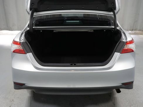 Certified 2020 Toyota Camry LE image 30