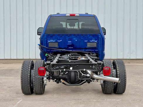 New 2026 Ford F550 4x4 Crew Cab image 5