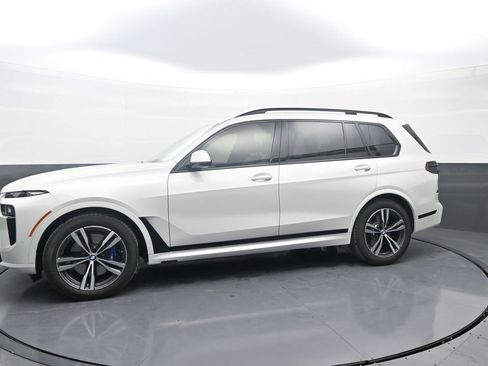 Used 2026 BMW X7 xDrive40i w/ M Sport Package image 4