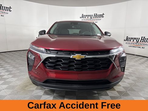 Used 2025 Chevrolet Trax LS image 3