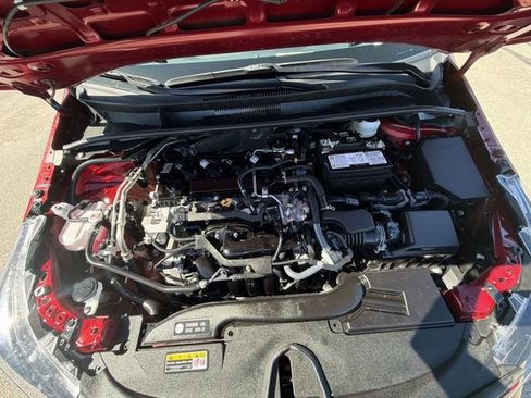 Used 2025 Toyota Corolla LE image 28