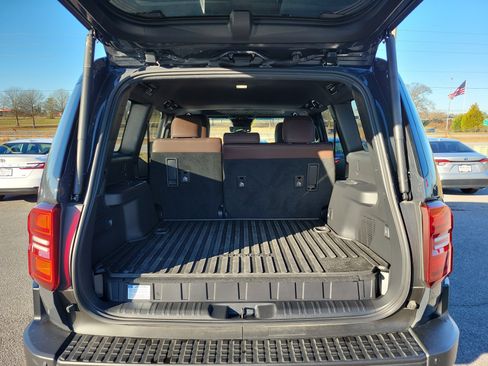 Certified 2025 Toyota Land Cruiser Base image 12