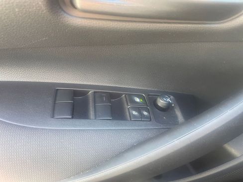 Used 2025 Toyota Corolla LE image 18