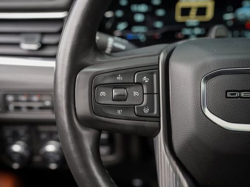 Used 2023 GMC Yukon XL Denali Ultimate image 31