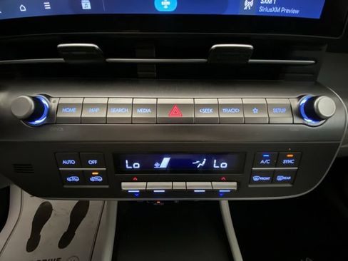 Used 2024 Hyundai Kona SEL AWD/4WD image 19