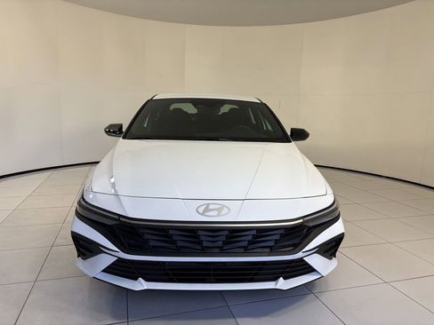 Used 2025 Hyundai Elantra SEL FWD image 8