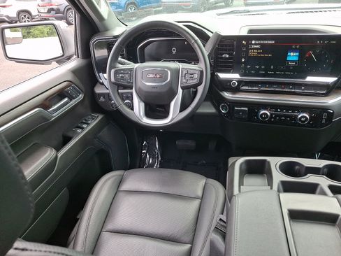 Used 2025 GMC Sierra 1500 SLT AWD/4WD image 10