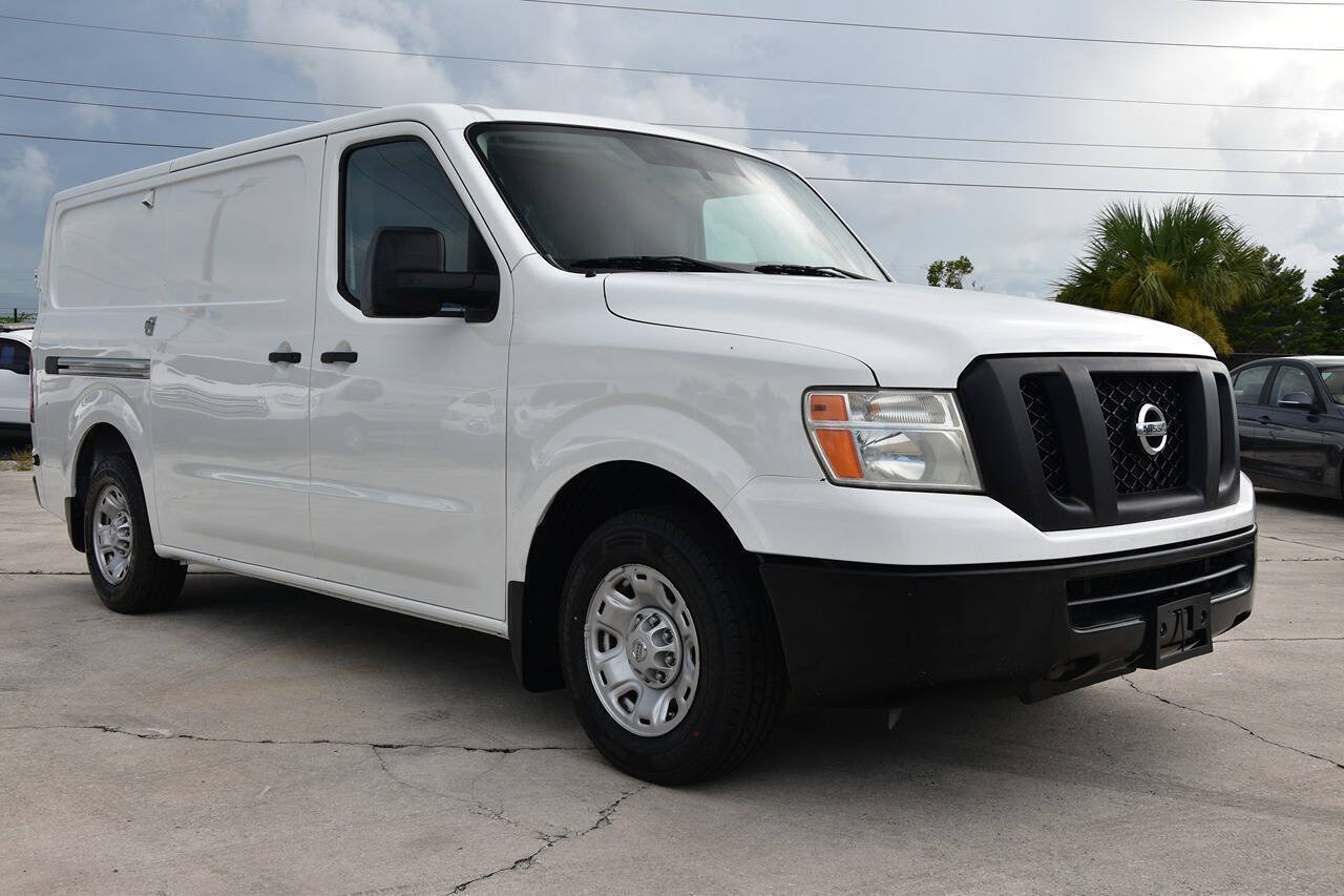 Used 2020 Nissan NV 2500 SV RWD image 1