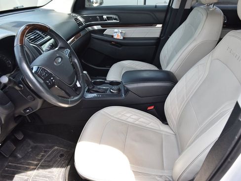 Used 2017 Ford Explorer Platinum AWD/4WD image 10