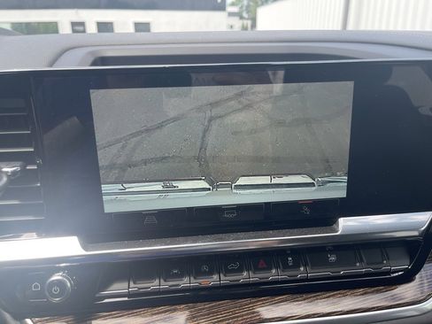 Used 2025 GMC Sierra 1500 SLE w/ Preferred Package image 35