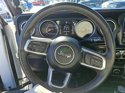Used 2023 Jeep Gladiator Overland image 20