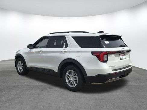New 2026 Ford Explorer Active RWD image 3