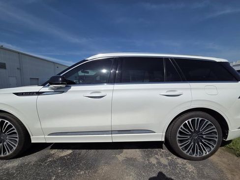 Used 2023 Lincoln Aviator Black Label w/ Dynamic Handling Package AWD/4WD image 10