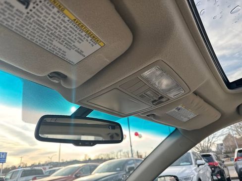 Used 2011 Toyota Camry image 28