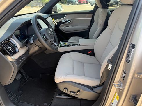 New 2026 Volvo XC90 T8 Core w/ Protection Package Premier AWD/4WD image 19
