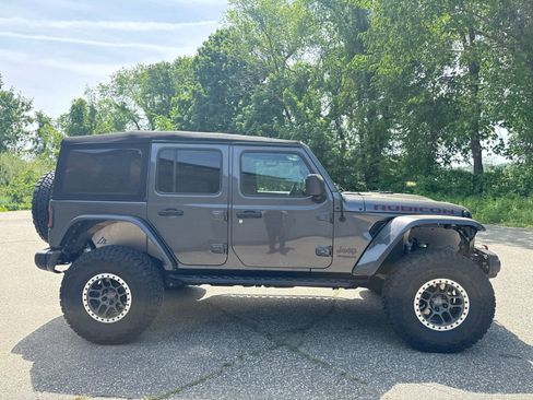 Used 2022 Jeep Wrangler Unlimited Rubicon w/ Xtreme Recon 35" Tire Package AWD/4WD image 6
