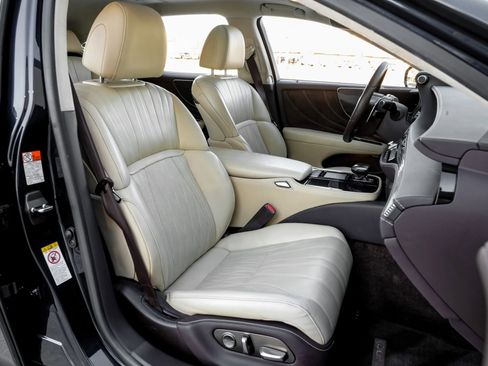 Used 2019 Lexus LS 500 w/ Interior Upgrade Package image 34