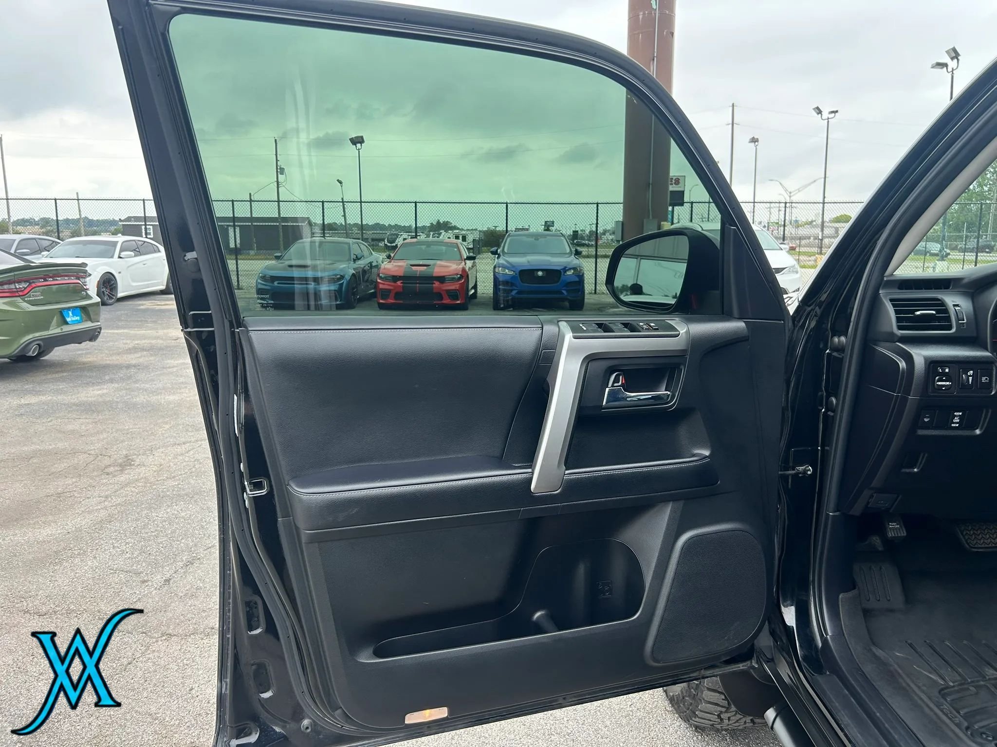Used 2021 Toyota 4Runner SR5 Premium w/ Moonroof Package AWD/4WD image 10