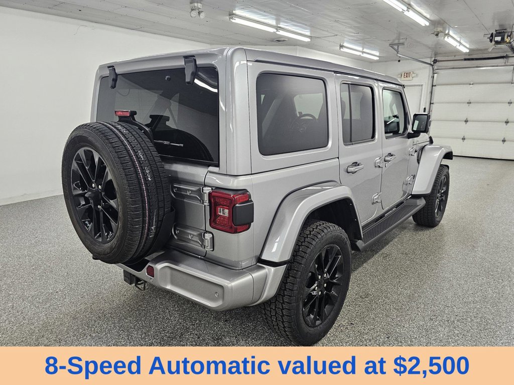Used 2021 Jeep Wrangler Unlimited Sahara AWD/4WD image 4