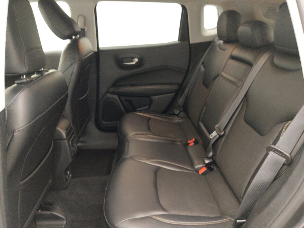 Used 2017 Jeep Compass Latitude w/ Popular Equipment Group FWD image 18