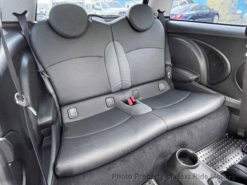 Used 2010 MINI Cooper Hardtop image 12